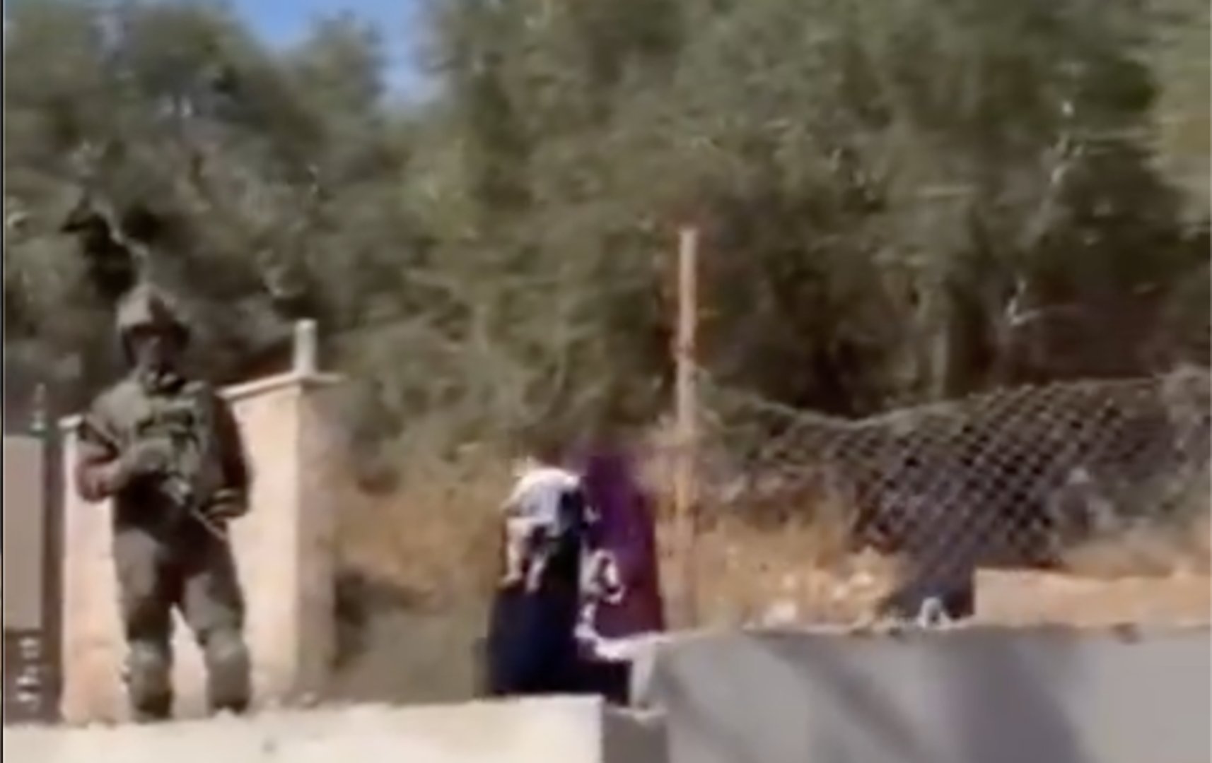 Israeli forces order families to evacuate homes in Qusra
