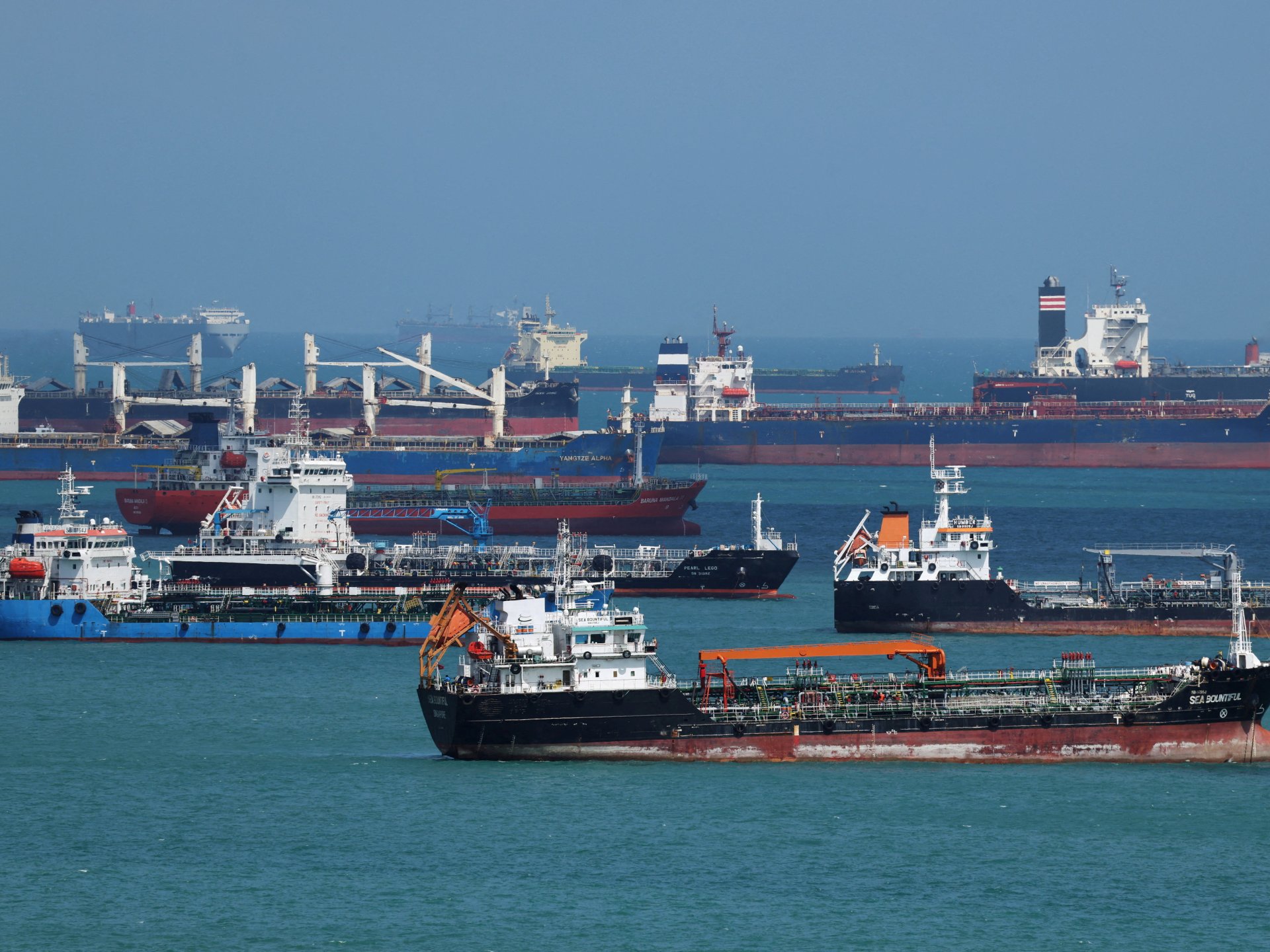 In the waters off Malaysia, Iranian oil sales continue despite blockade