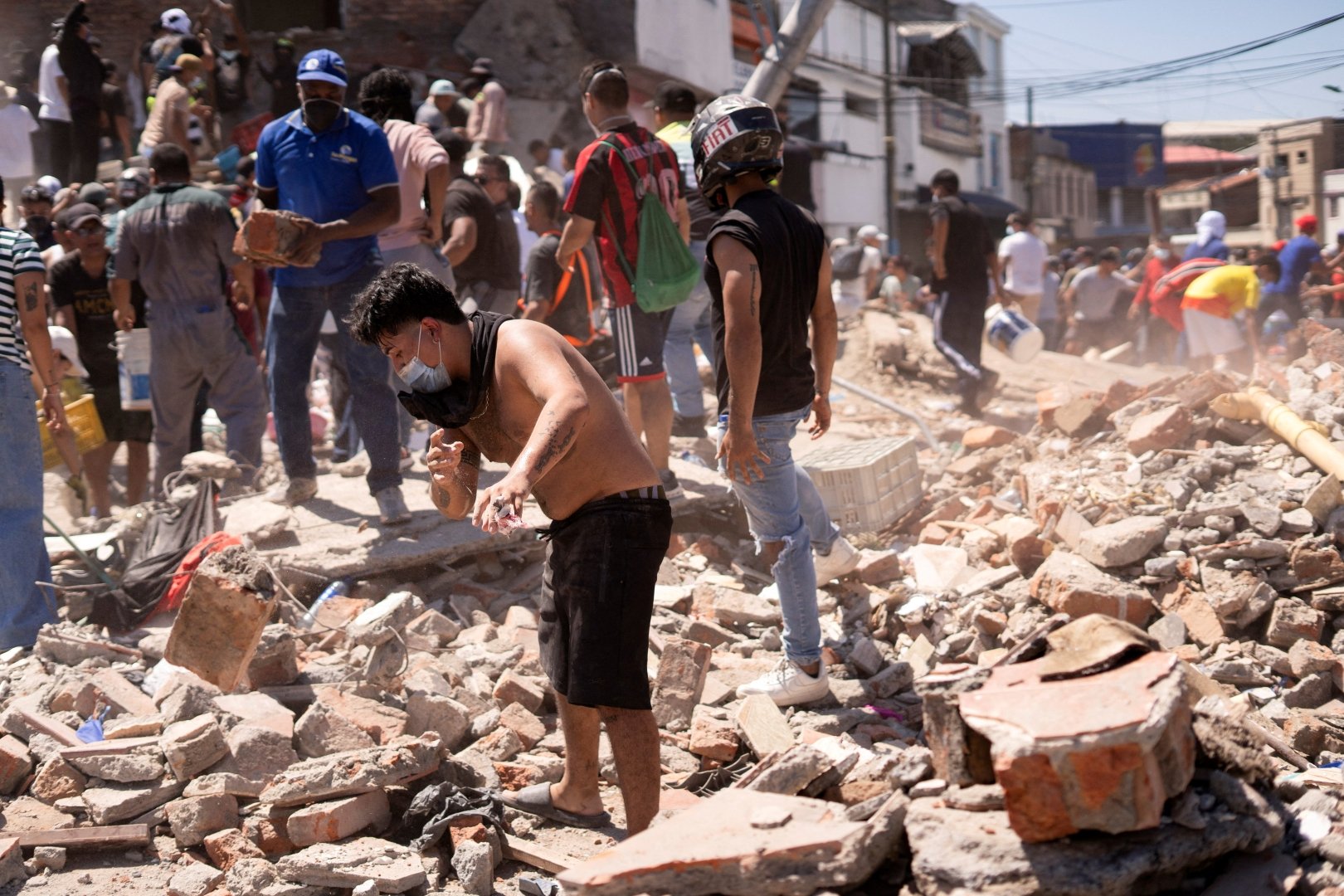 111 dead after Colombia quakes leave trail of destruction