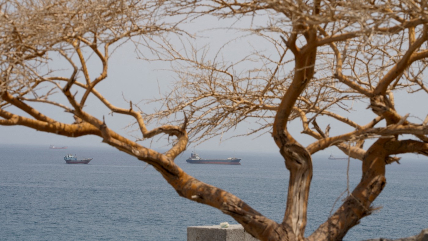 Iran says US went from demanding surrender to seeking talks as oil price rises