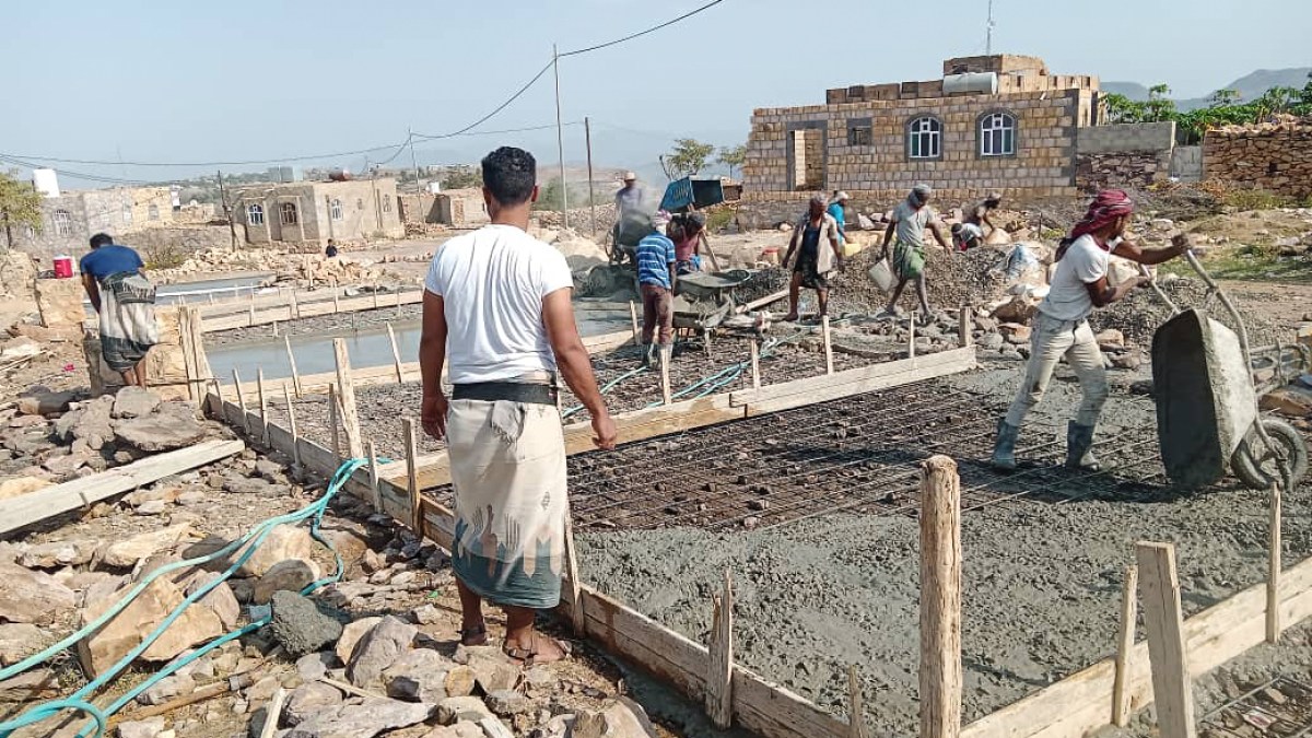 Yemen’s crumbling roads mean an arduous quest for water for Taiz villagers