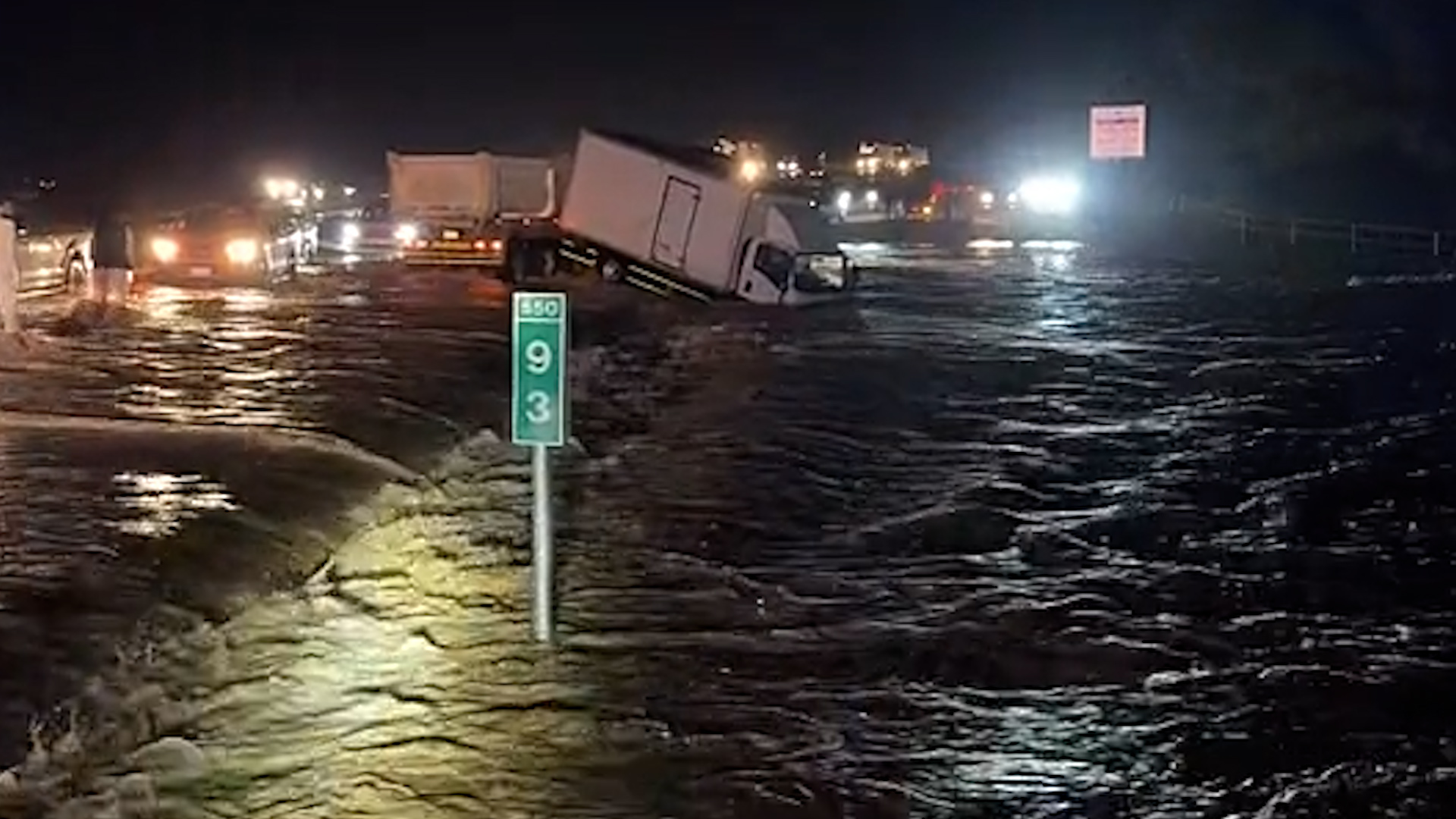 Video: Severe flooding closes schools in Saudi Arabia